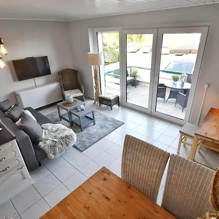 Traumhafte-wohnung-in-der-ersten-reihe-direkt-an-der-strandpromenade-mit-eigener-terrasse *
